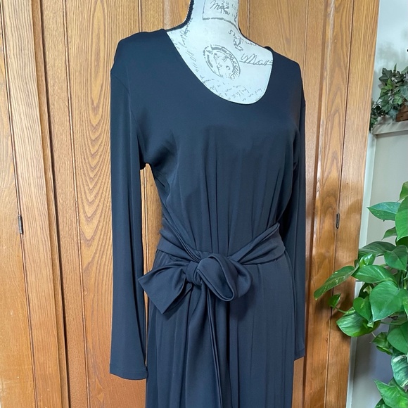 CARILYN VAILE black knit dress luxurious fabric - Picture 7 of 7